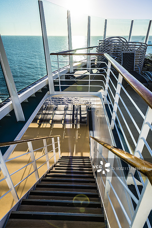 巴巴多斯布里奇敦的游轮，加勒比海小安的列斯群岛图片素材