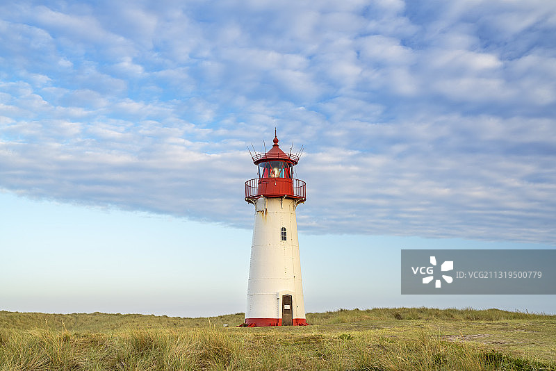 叙尔特岛埃伦博根半岛西部的灯塔，德国石勒苏益格-荷尔斯泰因州北海海岸图片素材