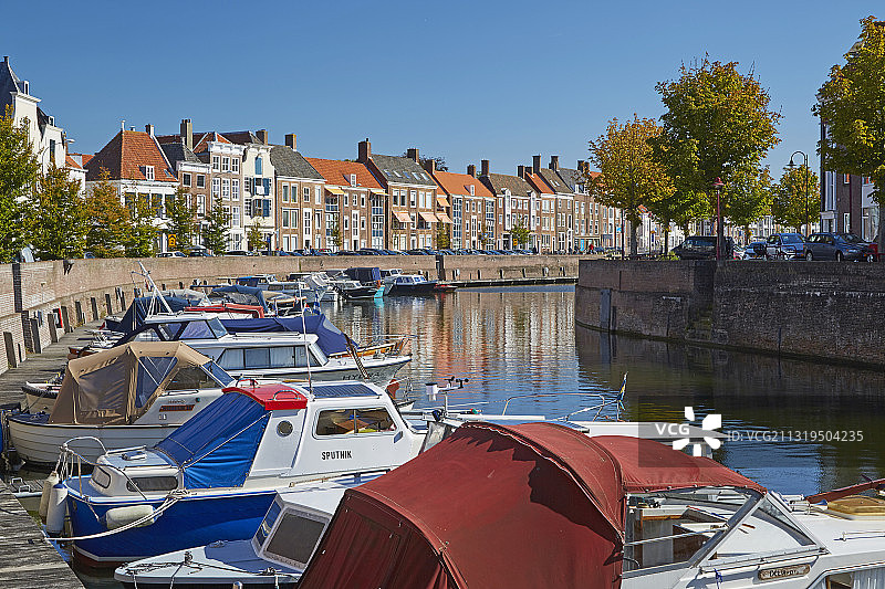 在米德尔堡的水坝，瓦尔赫伦半岛，泽兰省，北海，荷兰图片素材