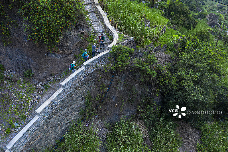 佛得角圣安唐岛徒步旅行者空中俯瞰图片素材