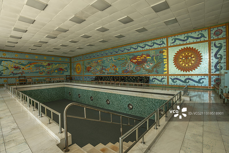 布加勒斯特的普里马维拉宫游泳池，前尼古拉·齐奥塞斯库宫殿图片素材