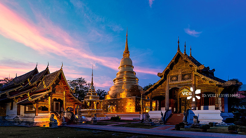 日落泰国清迈帕辛寺图片素材