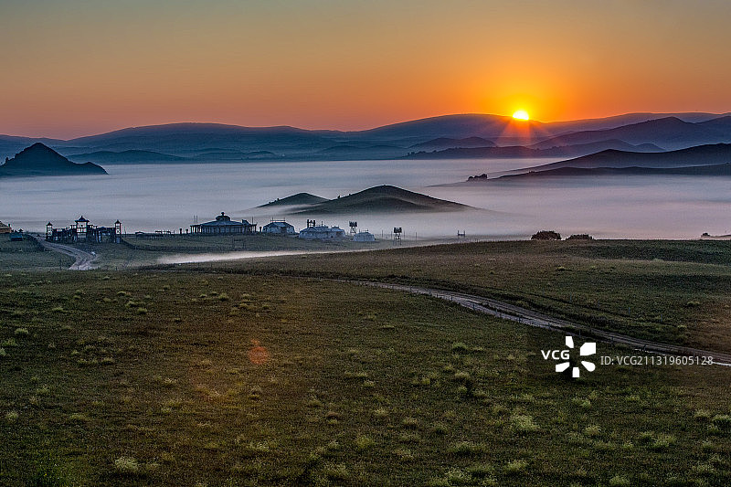 乌兰布统的黎明图片素材
