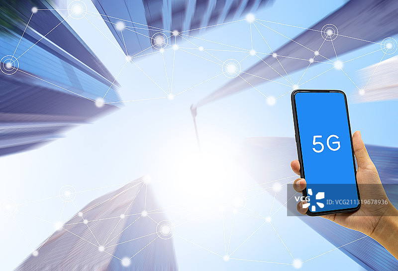 5G智能手机和5G互联网智慧城市科技概念图片素材