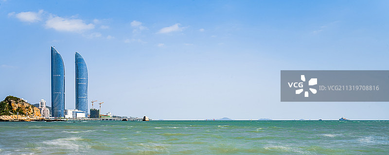 中国福建厦门观海园沙滩和双子塔慢门风光图片素材