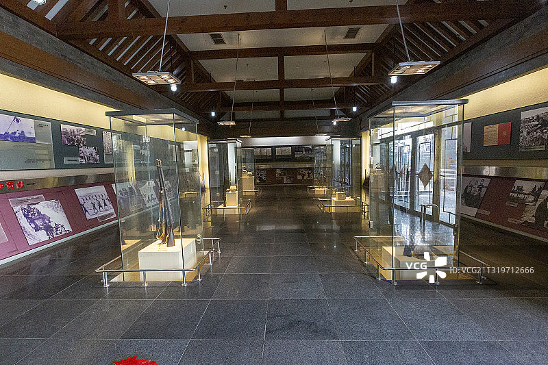 北京焦庄户地道战遗址纪念馆展厅内景图片素材