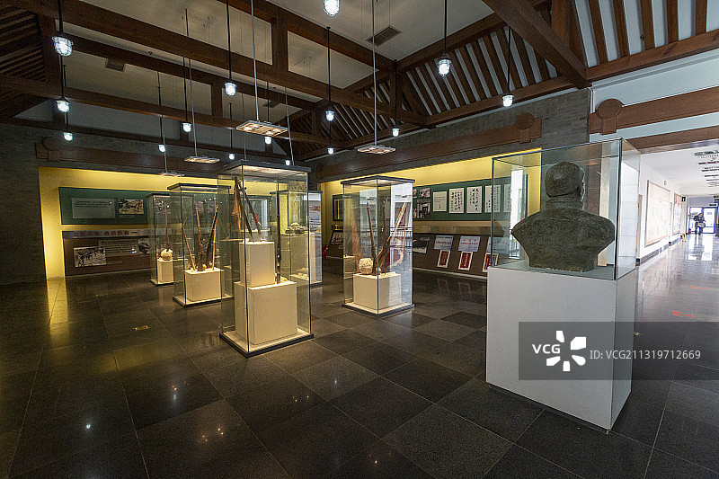 北京焦庄户地道战遗址纪念馆展厅内景图片素材