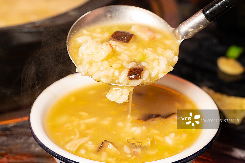 港式花胶鸡打边炉汤图片素材