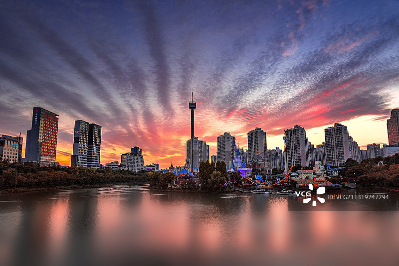 首尔火烧云日落图片素材