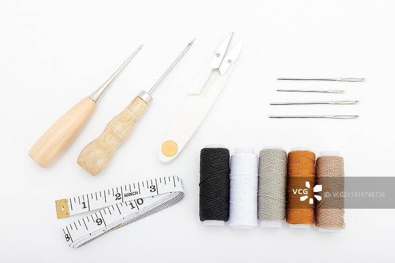 针锥针线剪刀顶针等缝纫工具图片素材