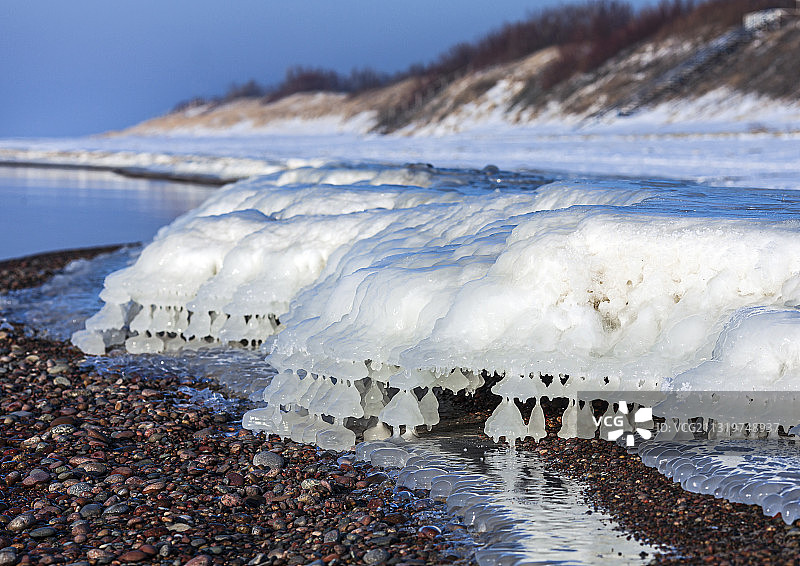 在冬天大海和天空的景色图片素材