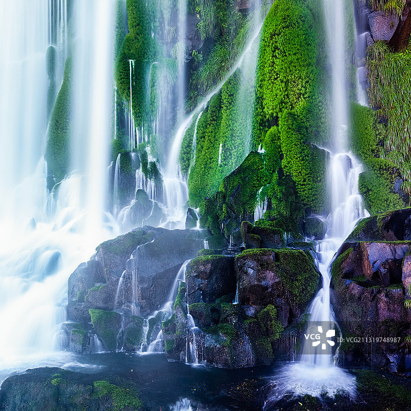 米西奥内斯省森林瀑布风光，阿根廷图片素材