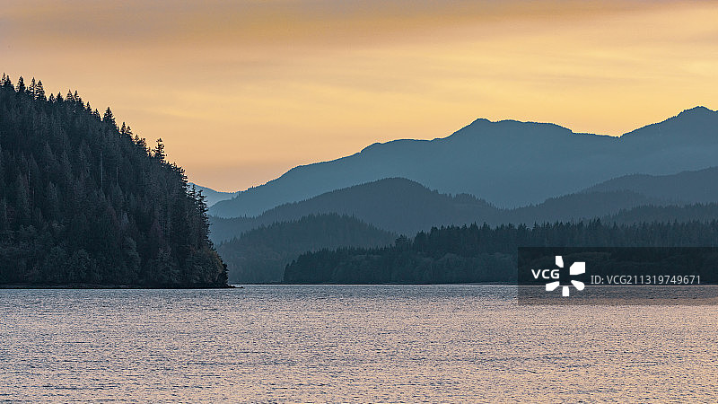 美国华盛顿州贝克湖日落山景图片素材