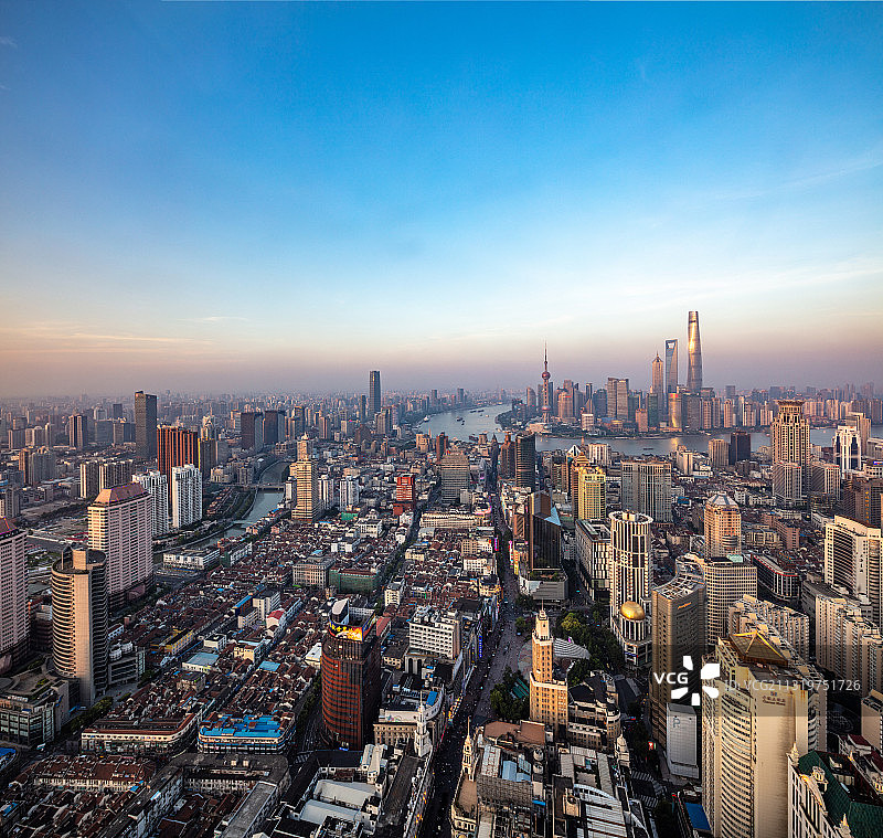 鸟瞰上海陆家嘴金融中心城市天际线风光图片素材