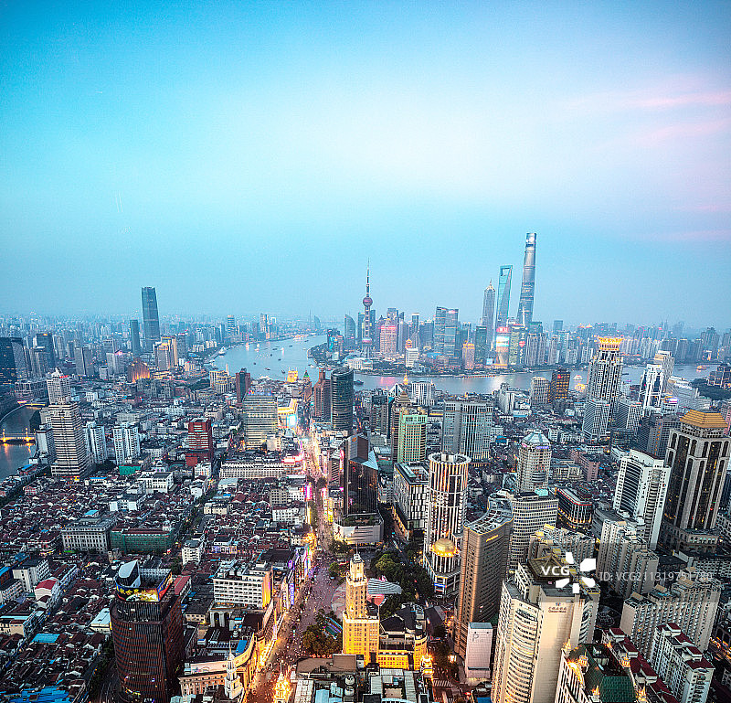 鸟瞰上海陆家嘴金融中心城市天际线风光图片素材