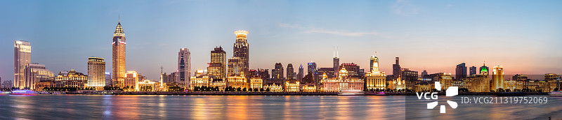 上海外滩日落夜晚全景风光图片素材