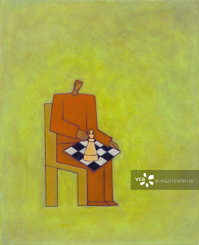 男人坐在椅子上玩国际象棋插画图片素材