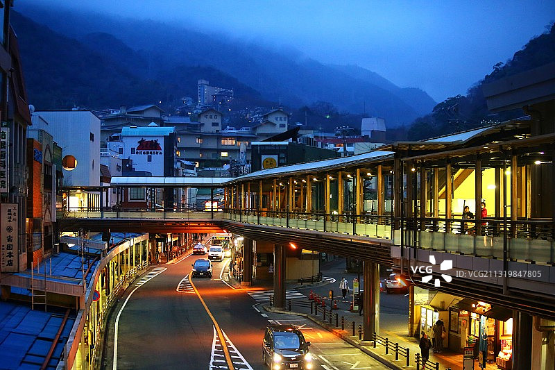 日本箱根火车站夜景图片素材