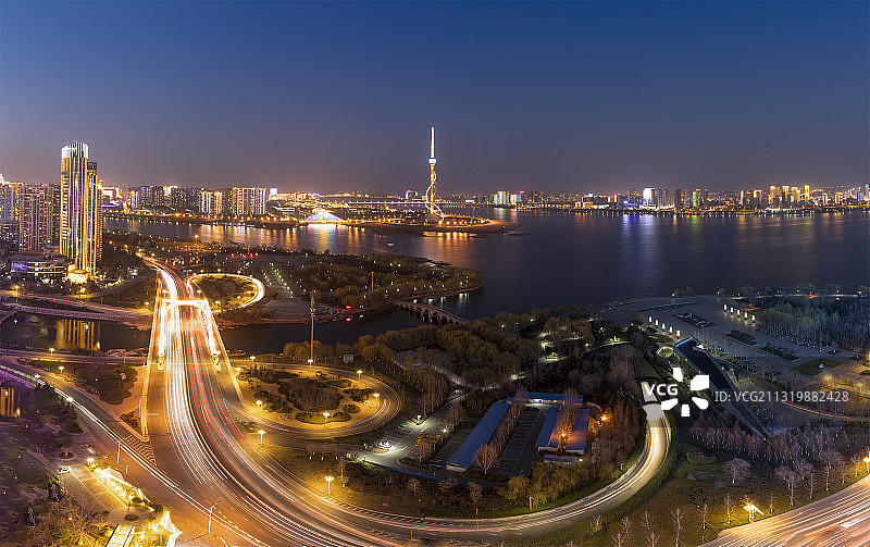 山东省临沂市地标风景——沂河三河口电视塔图片素材