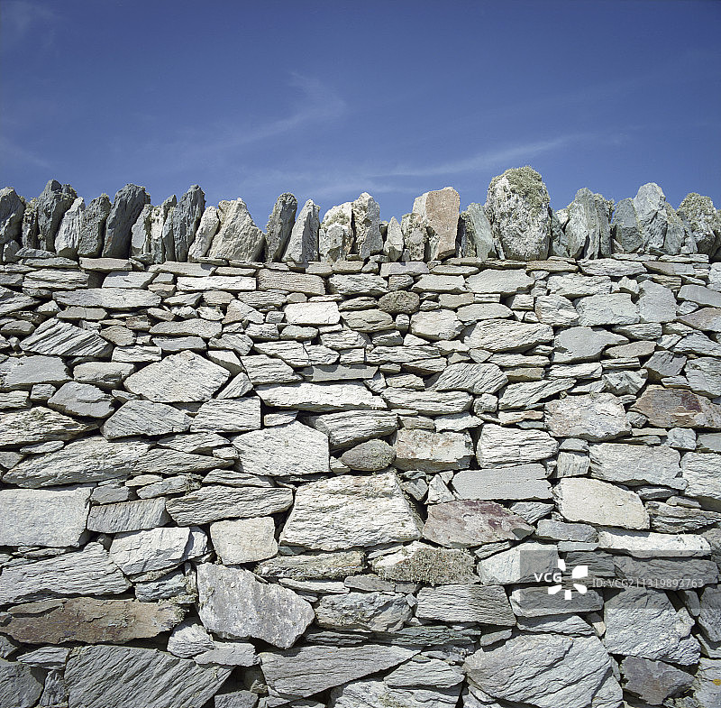 威尔士新建的旱石墙图片素材