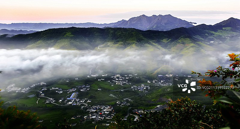 宁静的村庄图片素材