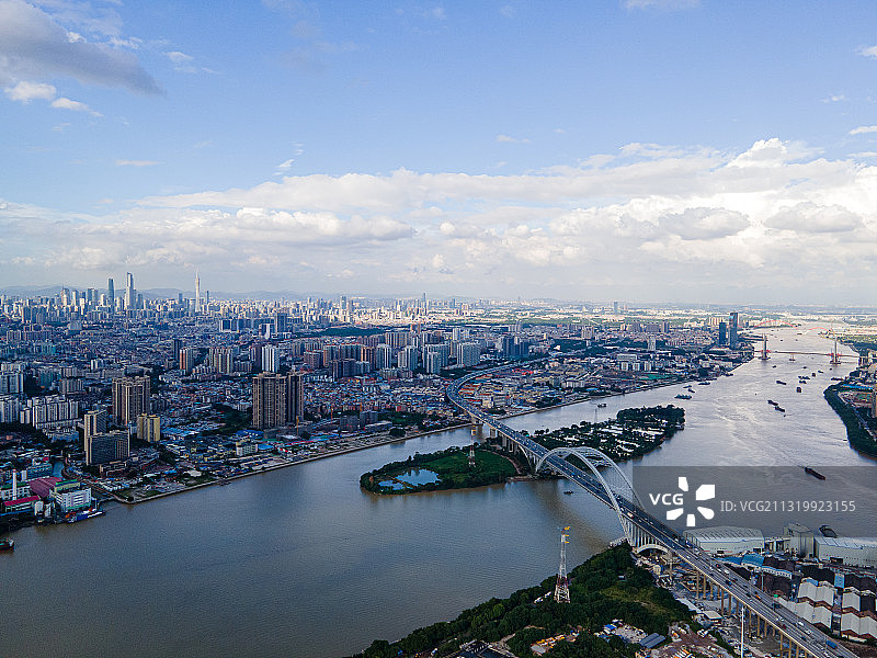 航拍中国广州城市天际线和丫髻沙大桥图片素材