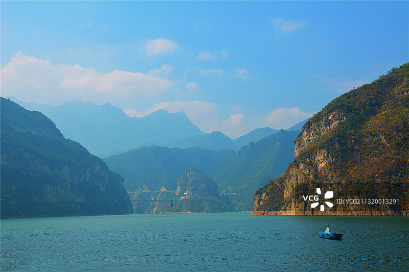 扁舟已过万重山图片素材