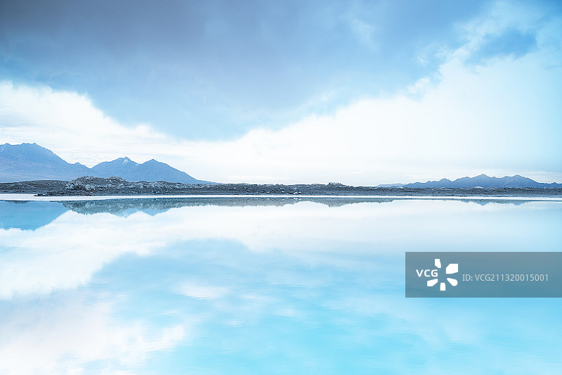 盐湖天空之境图片素材