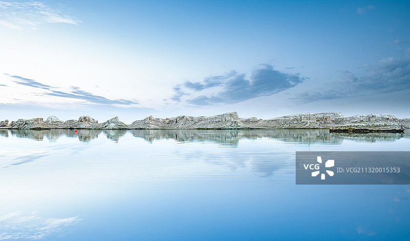 盐湖天空之境图片素材