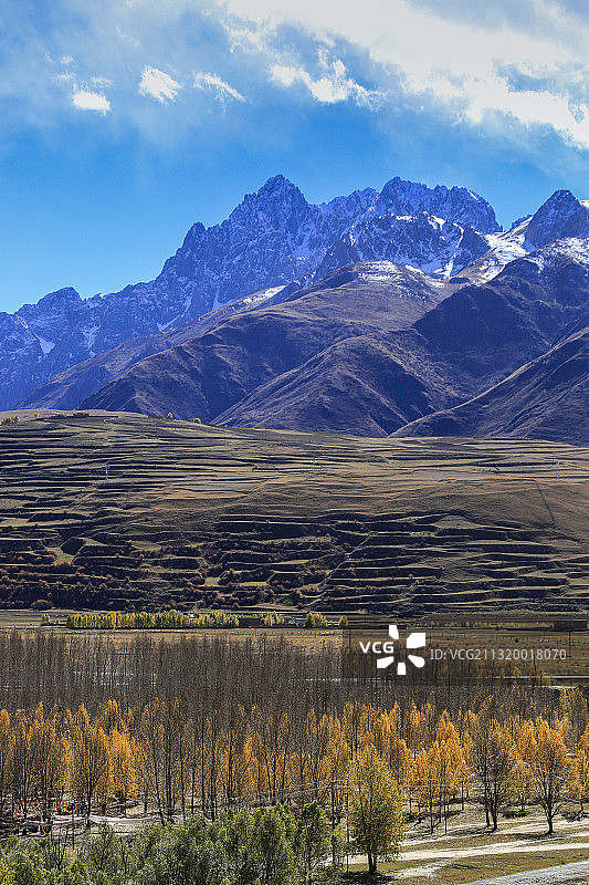 炉霍县雪山图片素材