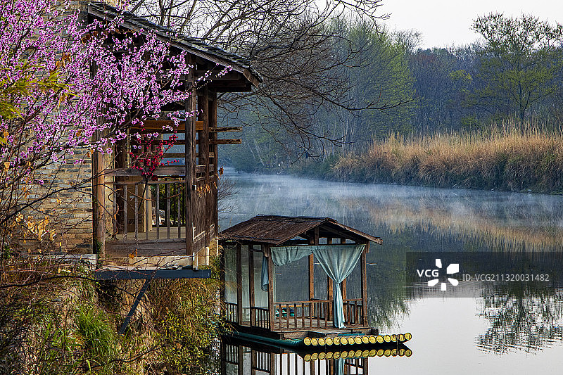 桃花流水江上小船图片素材