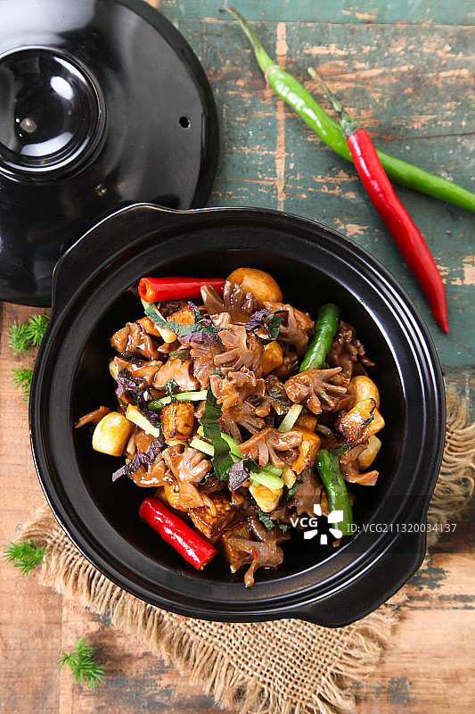 一锅辣椒爆炒鸡胗图片素材