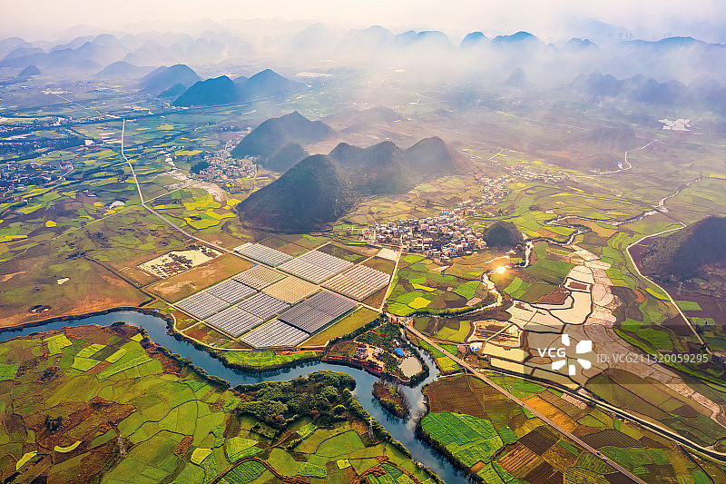 航拍贵州安顺最美乡村小河湾的春天图片素材