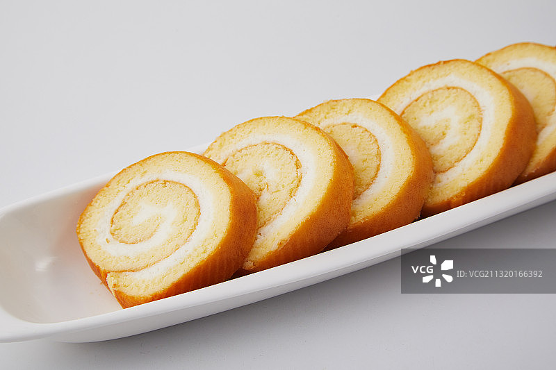 切开的蛋糕卷图片素材