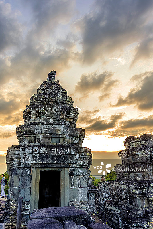 东南亚柬埔寨暹粒巴肯山落日图片素材