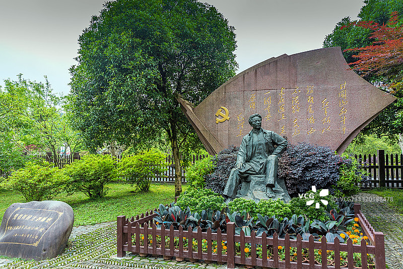 井冈山雕塑指挥枪图片素材