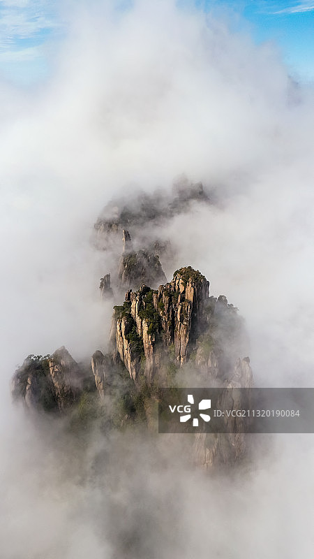 江西上饶：雨后三清山图片素材