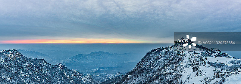 岱宗晨曦图片素材