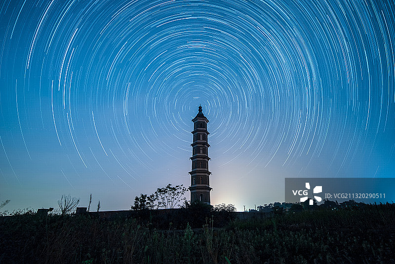 振湖塔星轨图片素材