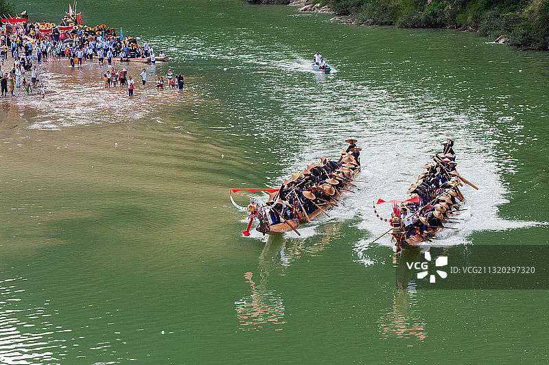苗族独木龙舟赛图片素材