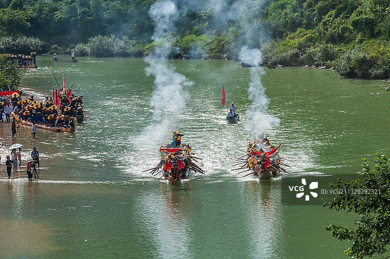 苗族独木龙舟赛图片素材