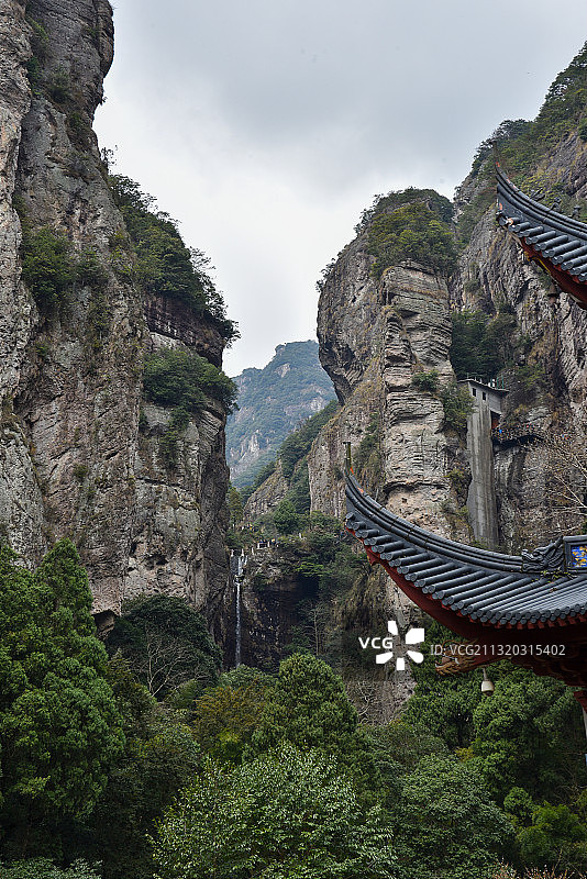 雁荡山 灵岩景区内灵岩禅寺前图片素材