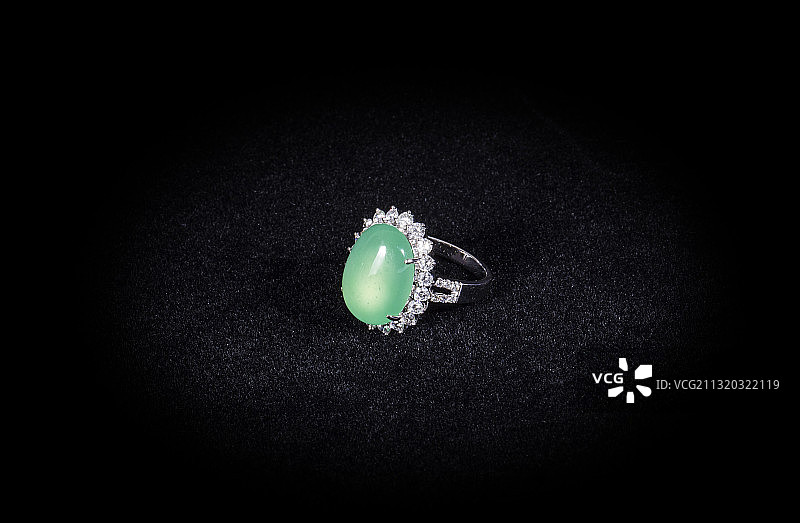 绿松石猫眼石戒指图片素材