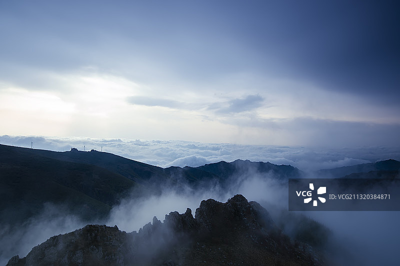冰梁山上的云雾图片素材