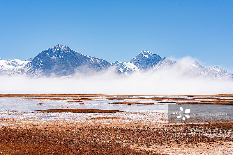 雪山景观汽车广告背景图图片素材
