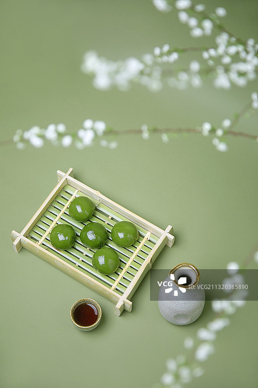 青团,黄酒,雪柳,中国元素图片素材