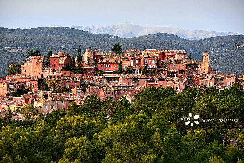 鲁西荣和文杜山的傍晚景色，吕贝隆，普罗旺斯，法国图片素材