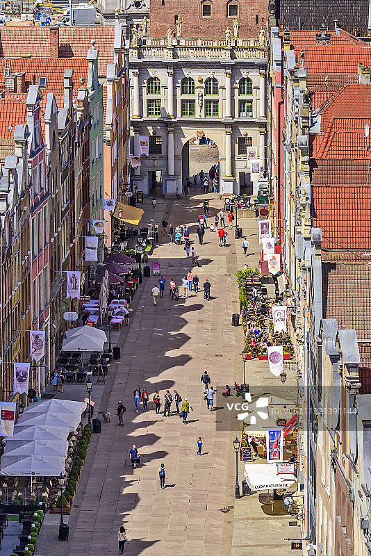 格但斯克主城区杜尔加（长）街金色大门图片素材