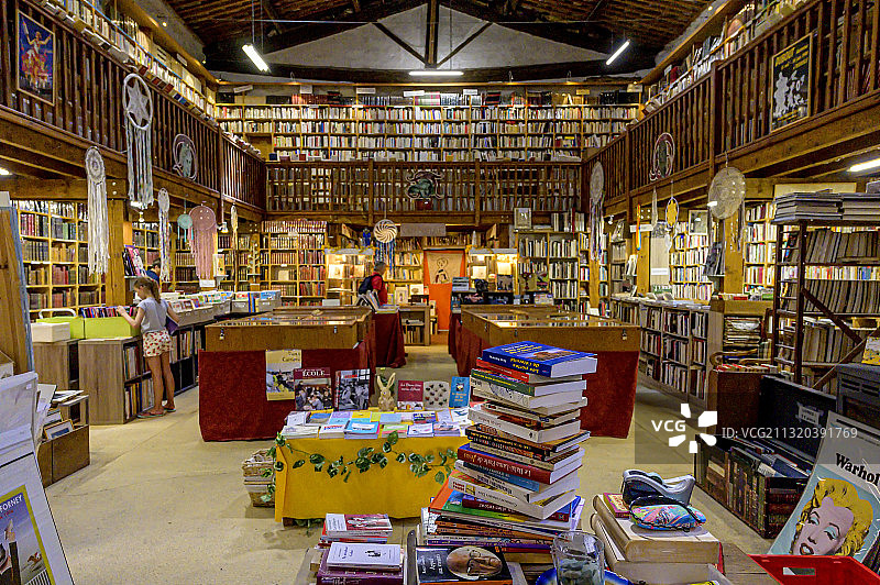 法国索迈尔运河古董书店图片素材