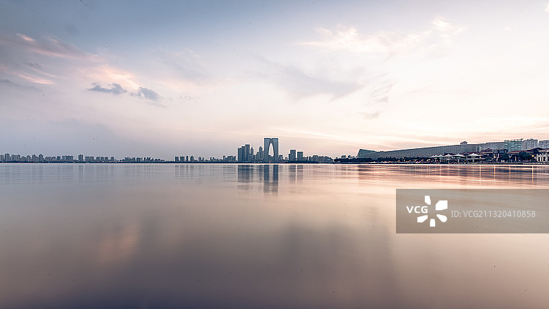 苏州市姑苏区东方之门CBD图片素材